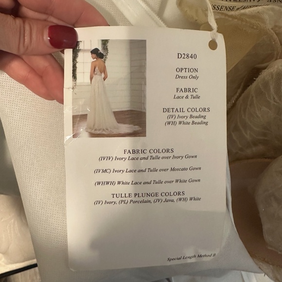 Essence of Australia Wedding Dress - Picture 7 of 8